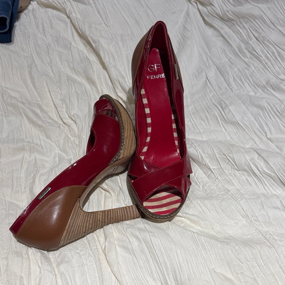 Gianfranco Ferre red Burgundy Peep Toe Heels 10